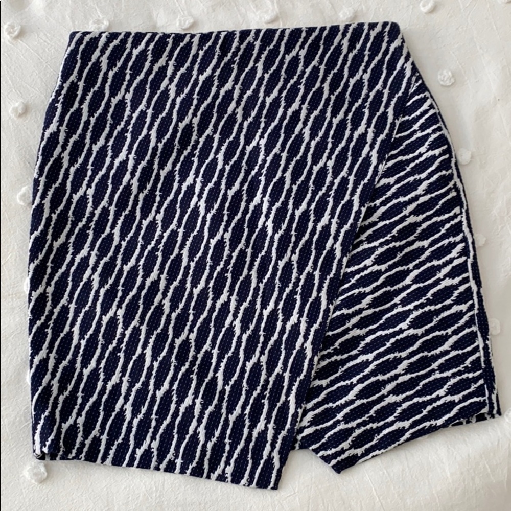 LOFT skirt with side zipper